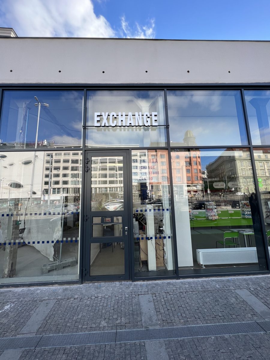 Vchod do Exchange Směnárny Brno